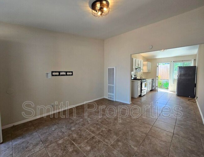 Foto del edificio - 2204 Carnegie Ln