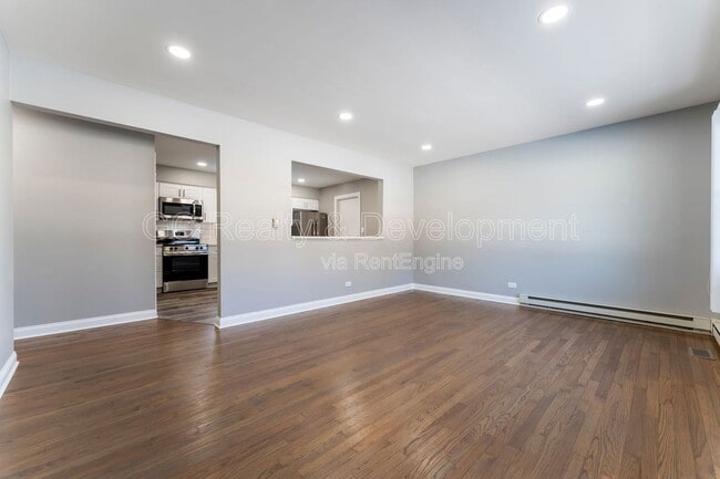 Building Photo - 390 Oak Ave