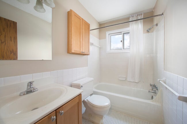 Building Photo - 3030 Irving