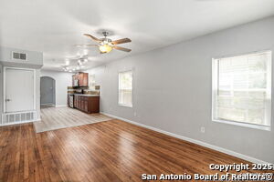 Foto del edificio - 1336 W Ridgewood Ct