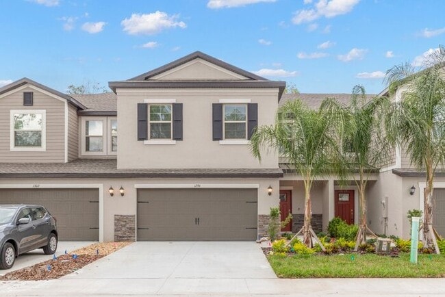Building Photo - Brand New Townhome in Willow Square