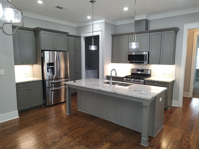 Foto del edificio - 3549 Esplanade Way