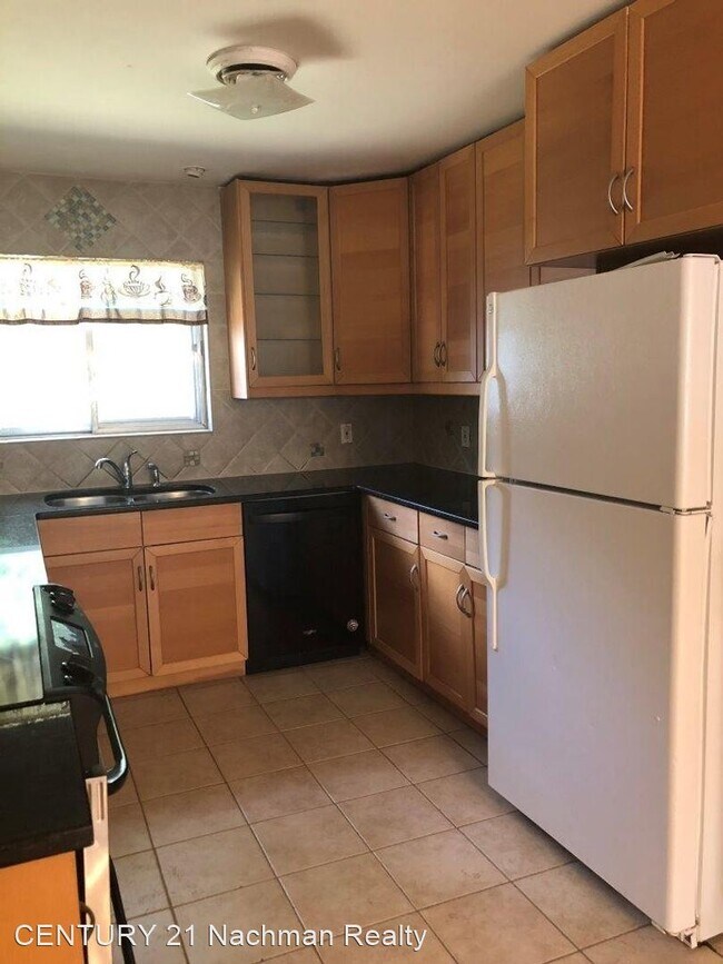 Foto del edificio - 3 br, 1 bath House - 411 Foxhill Road