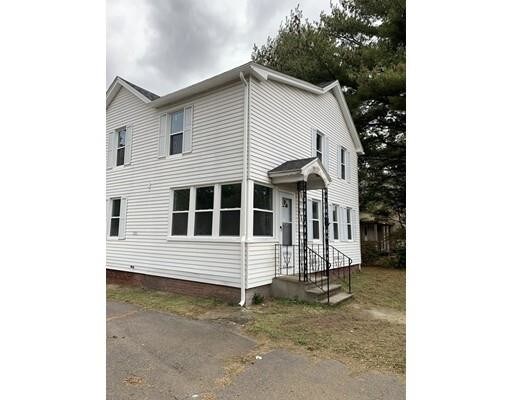 22 Holyoke St Easthampton Ma 01027 House For Rent In