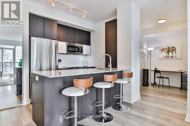 Photo du bâtiment - 56 Annie Craig Dr