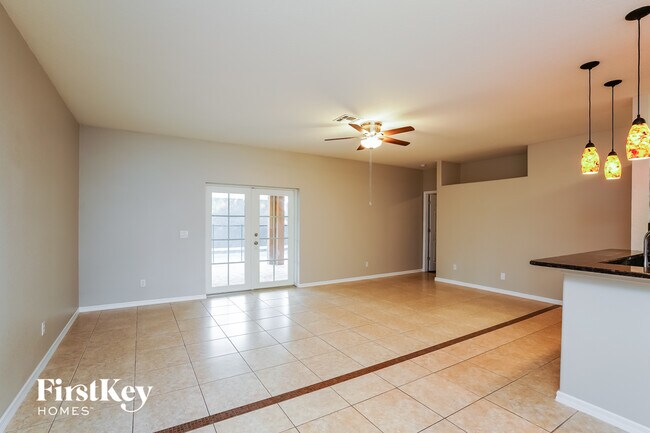 Building Photo - 806 Anza Ave