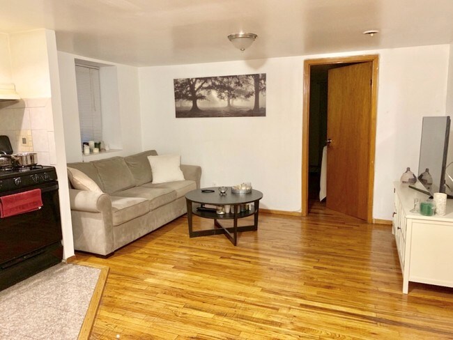 Foto del edificio - 31-12 46th St