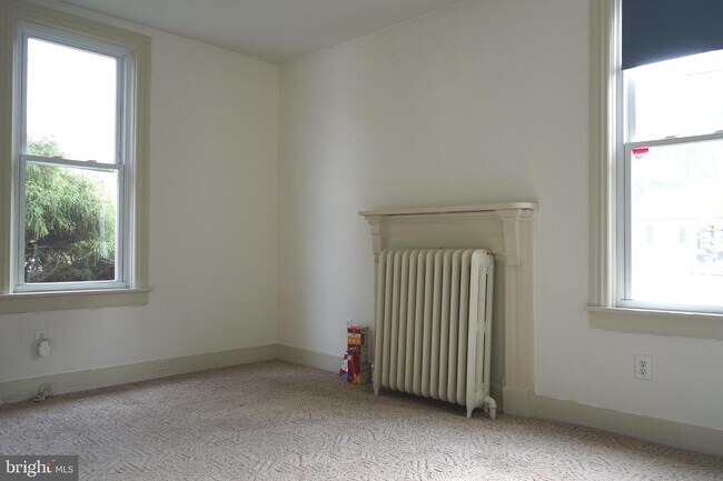 Building Photo - 218 Falling Spring Rd
