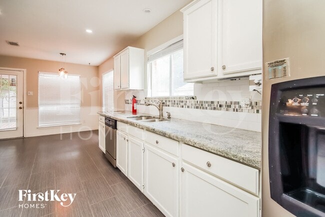 Foto del edificio - 19810 Hoppers Creek Dr