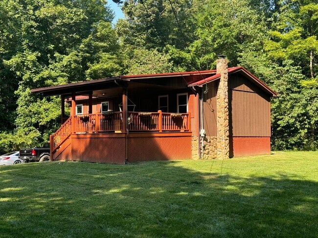Building Photo - 3 Bedroom, 2 Bath Home in Greeneville, TN
