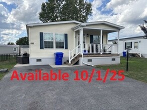 Building Photo - 827 Willowbrook Dr