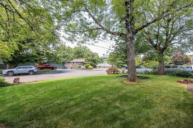 Foto del edificio - 160 SW Towle Ave