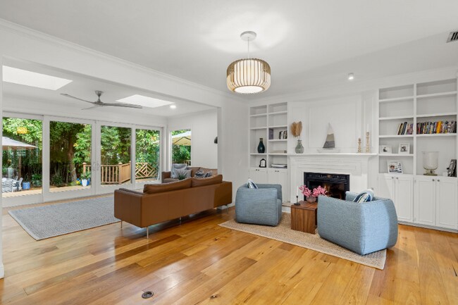 Foto del edificio - 6150 Cypress Hollow Way