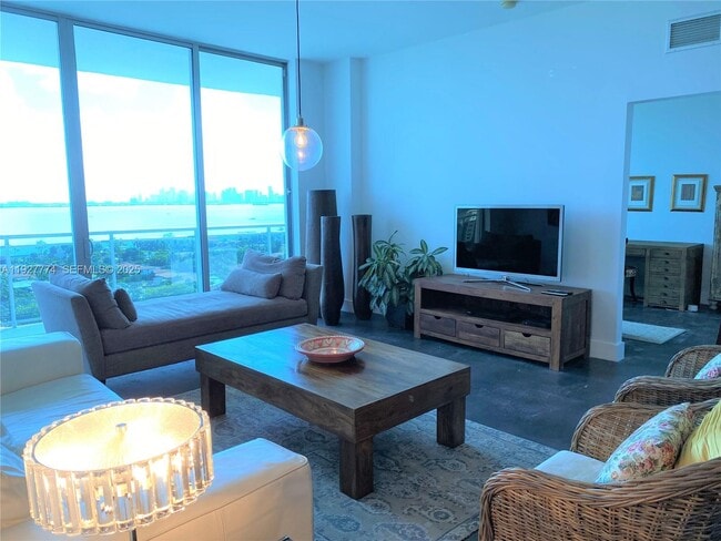 Foto del edificio - 7901 Hispanola Ave