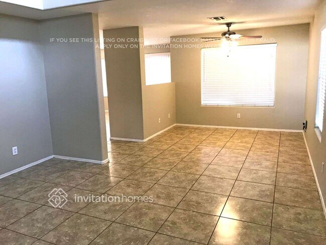 Foto del edificio - 12590 W Amelia Ave