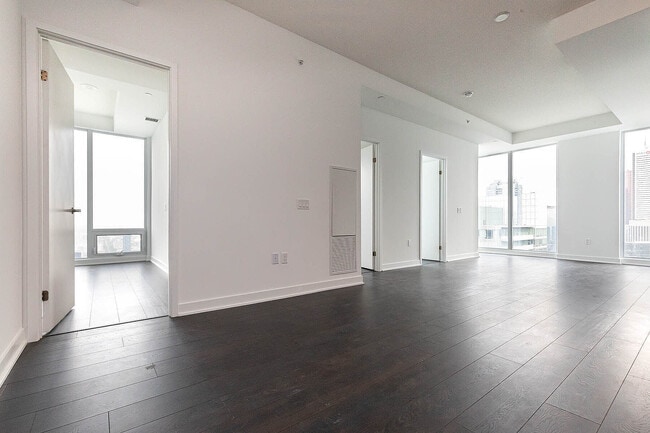 Building Photo - 125 Blue Jays Way