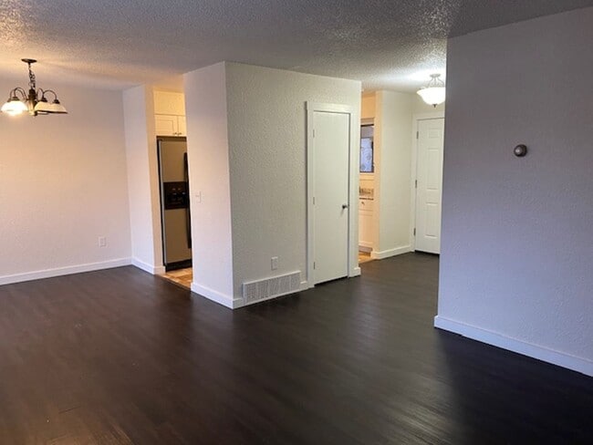 Foto del edificio - 145 Bohl Ave