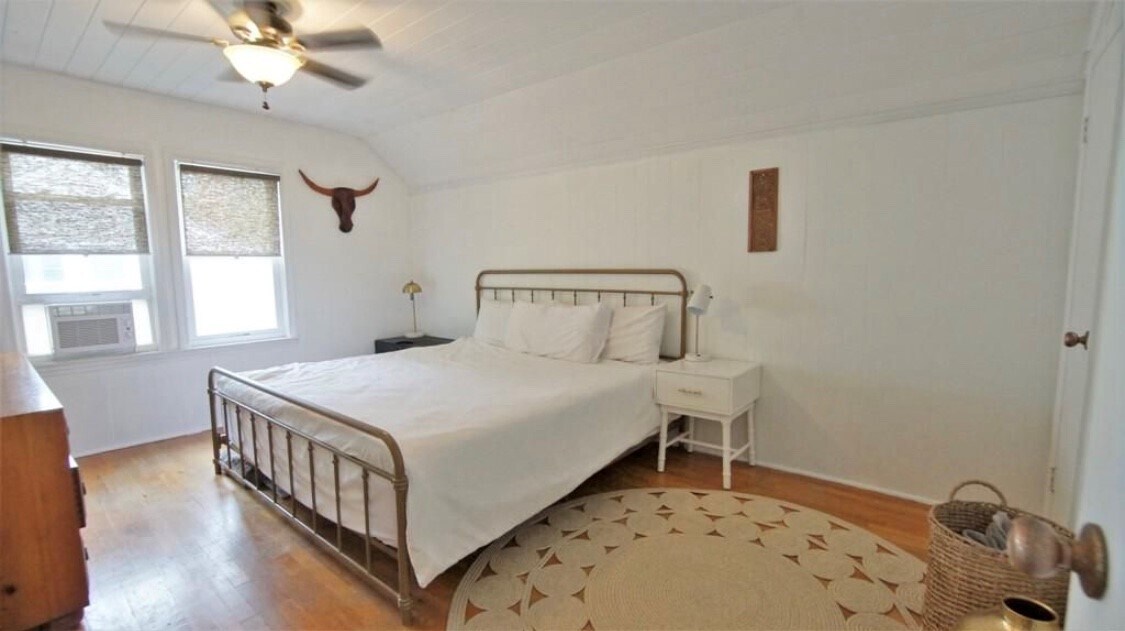 Foto principal - 2301 Rosewood Ave