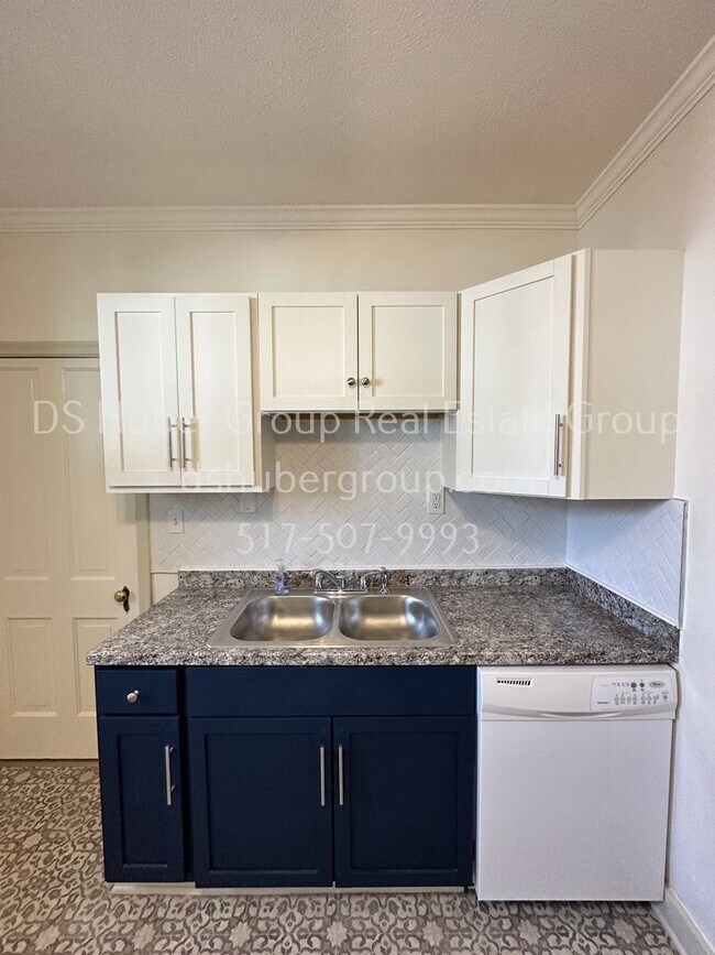 Foto del edificio - Coming Soon! 3 bedroom & 1 bathroom with N...