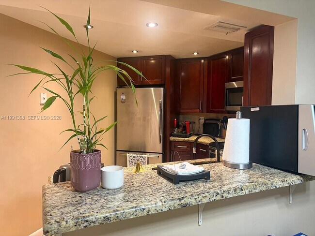 Foto del edificio - 9715 Fontainebleau Blvd