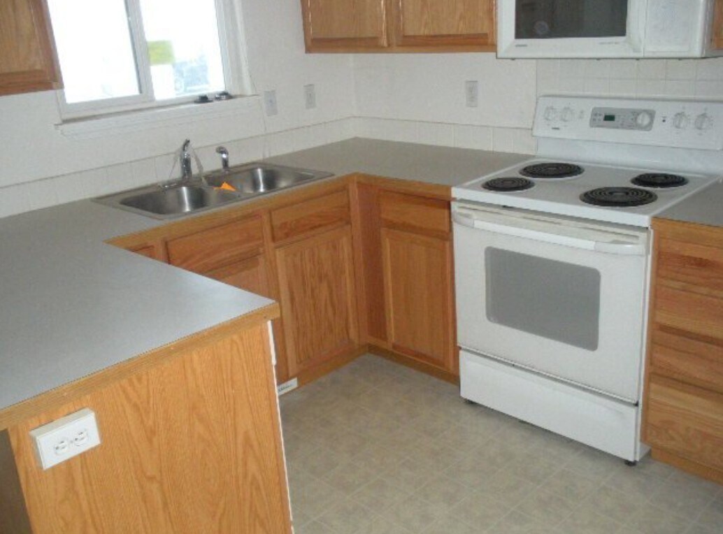 Foto del edificio - 697 W 8th S St