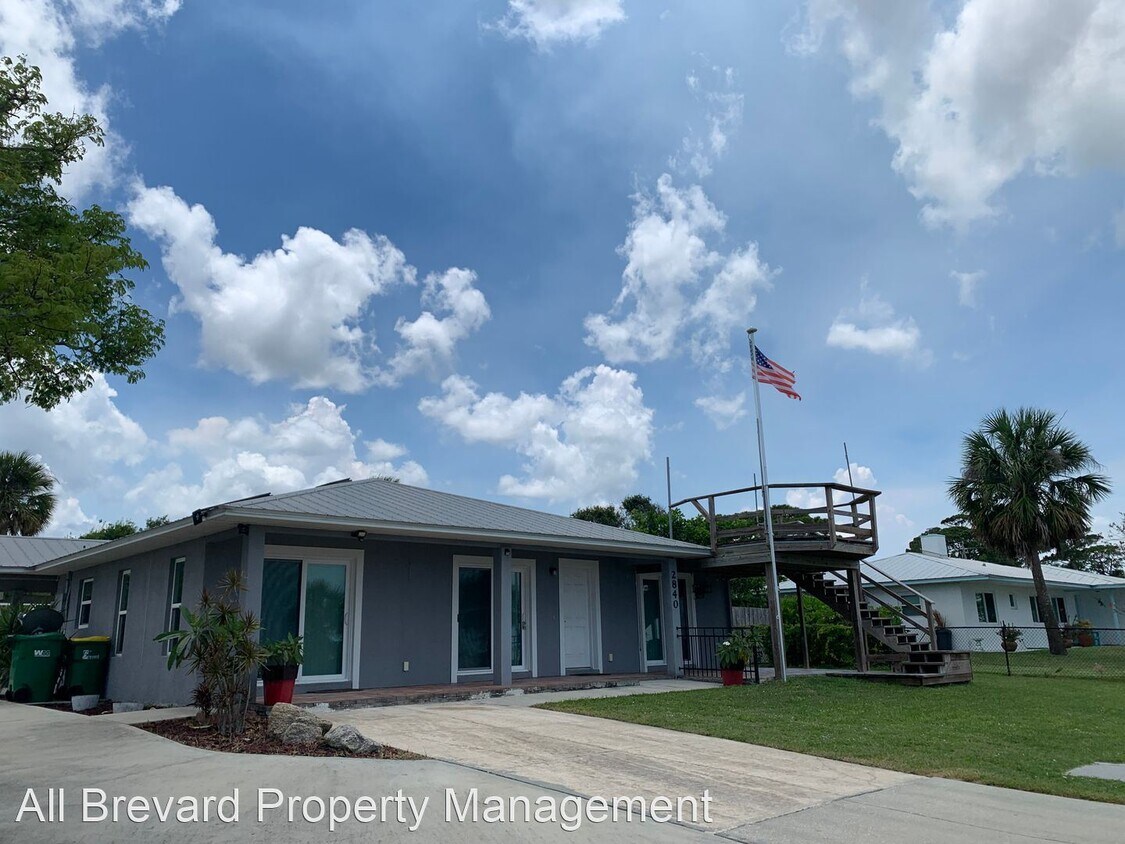 Foto principal - 3 br, 2 bath House - 2840 Pineapple Ave
