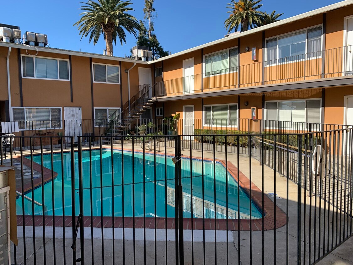 Foto principal - 755 Rose Ave