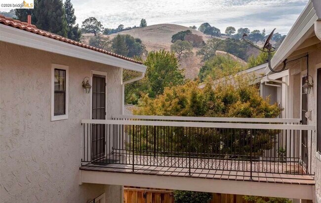 Building Photo - 1010 Camino Verde Cir