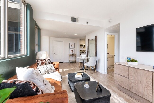 Building Photo - Whitney Uptown