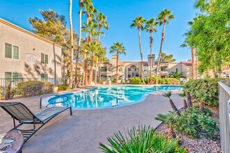 Building Photo - 3145 E Flamingo Rd