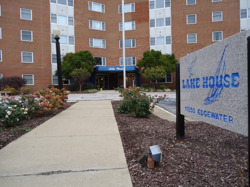 Photo - 11850 Edgewater Dr (Cleveland, OH)
