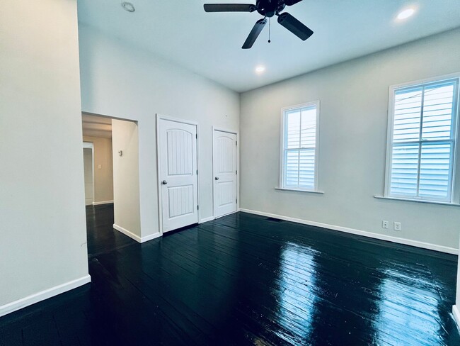 Foto del edificio - One Bedroom/1.5 Bath  Highlands Home with ...