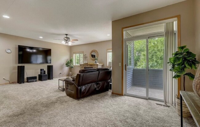 Building Photo - 6 Woodduck Dr