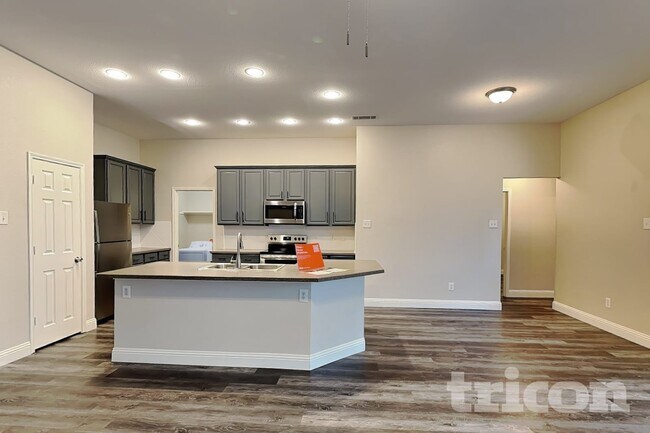 Foto del edificio - 12608 Summerwood Dr