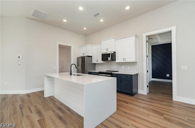 Foto del edificio - 1915 NW 29th Ave