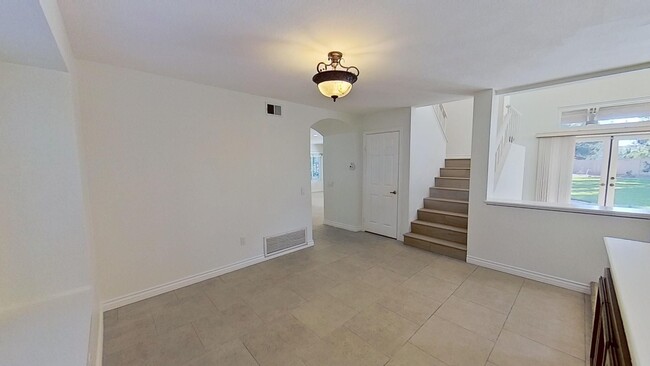 Building Photo - **Move-in Special!** Luxurious 4 Bed 3 Bat...