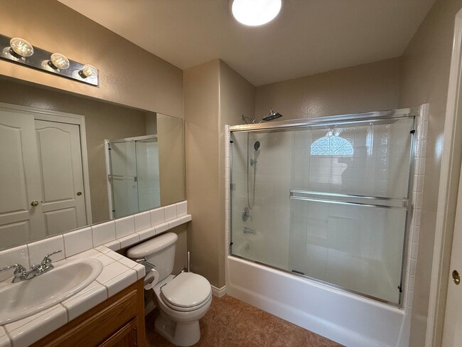 Building Photo - Spacious home with Solar! MOVE IN SPECIAL