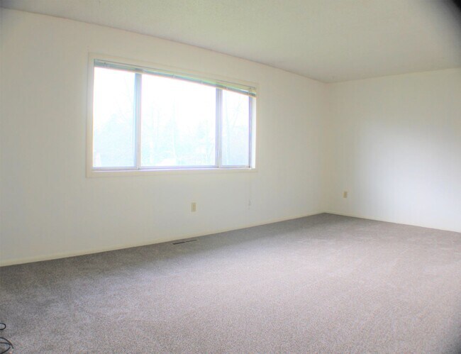 Foto del edificio - Spacious and charming conveniently located...