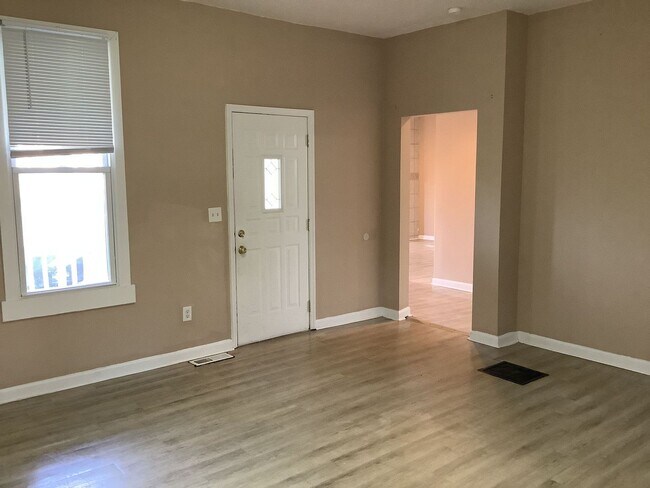 Building Photo - 812 Fifth Ave 3BR/2BA (Middletown)