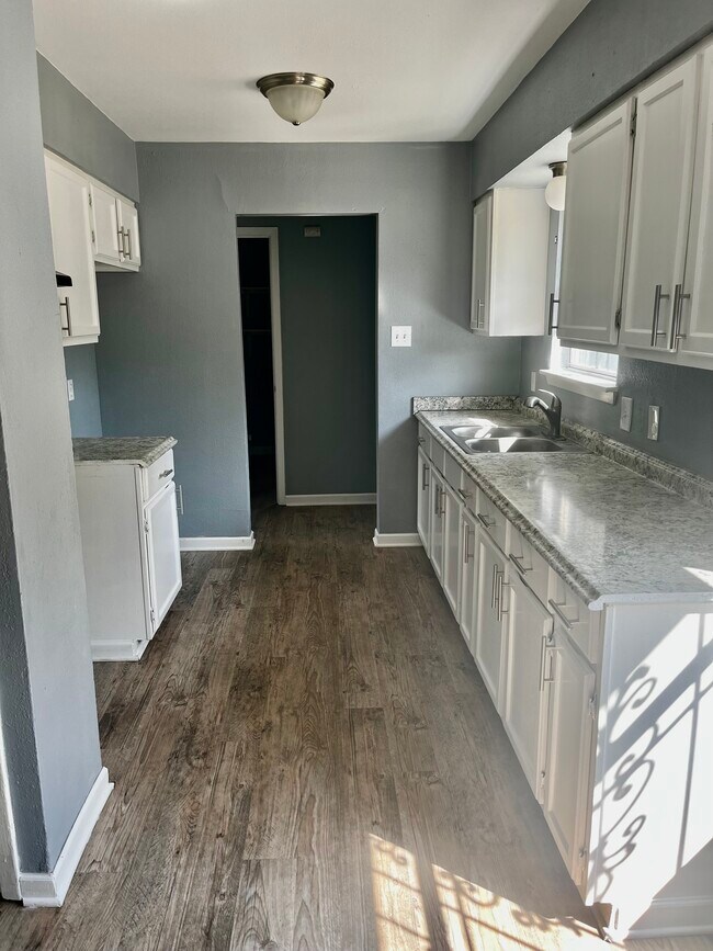 Building Photo - 2214 Andros Pl