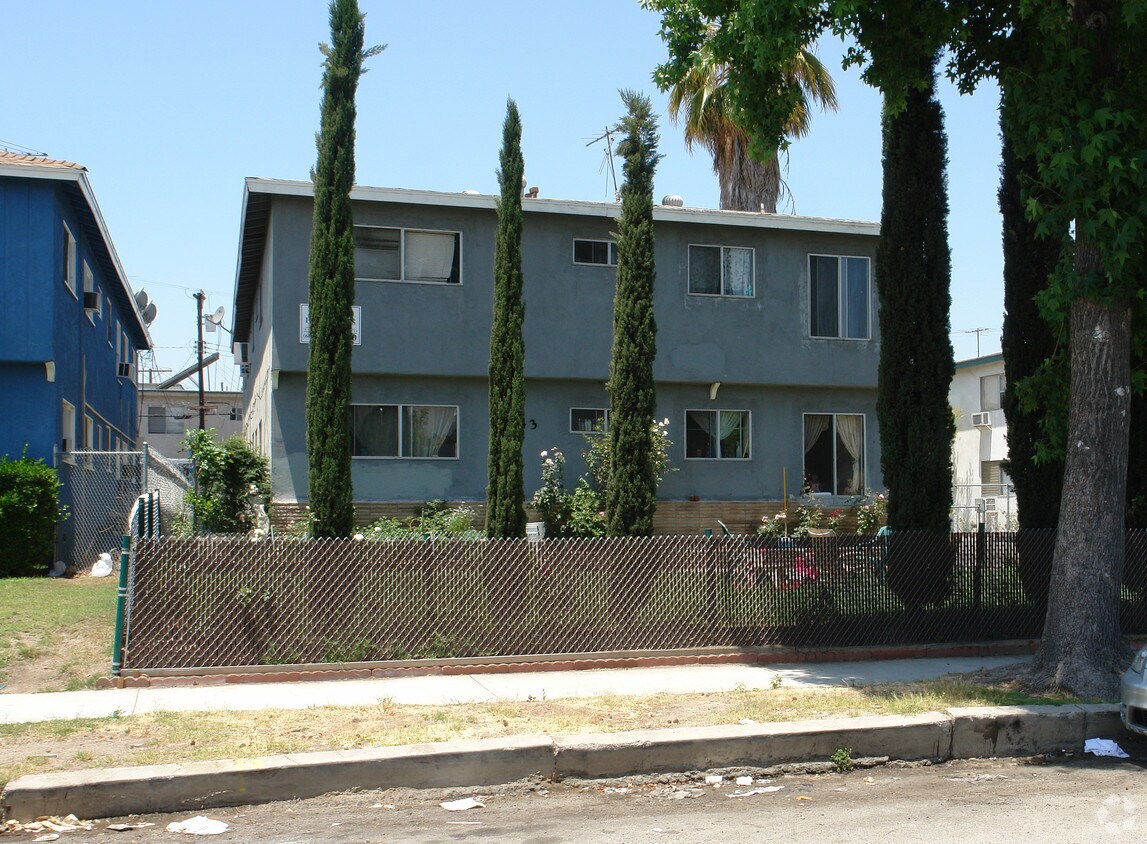 Foto del edificio - 7643 Greenbush Ave