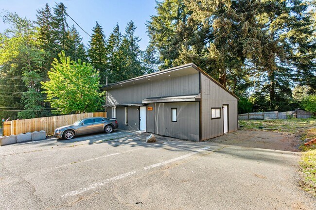 Building Photo - Waller Estates 4919-4929 Waller Road East