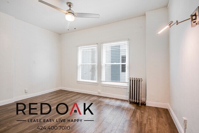 Foto del edificio - 5611 Carlton Way
