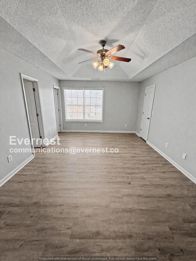 Building Photo - 8635 Thomas Ln