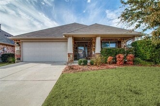 Building Photo - 2100 Willow Creek Dr