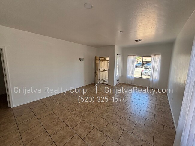 Foto del edificio - Charming 4-Bedroom, 2 Bath Rancho Sahuarit...