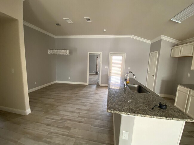 Building Photo - 1621 Revolution Dr