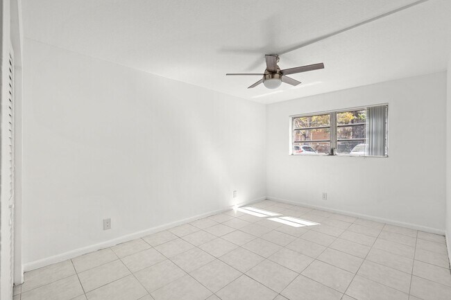 Interior Photo - Bicycle Club