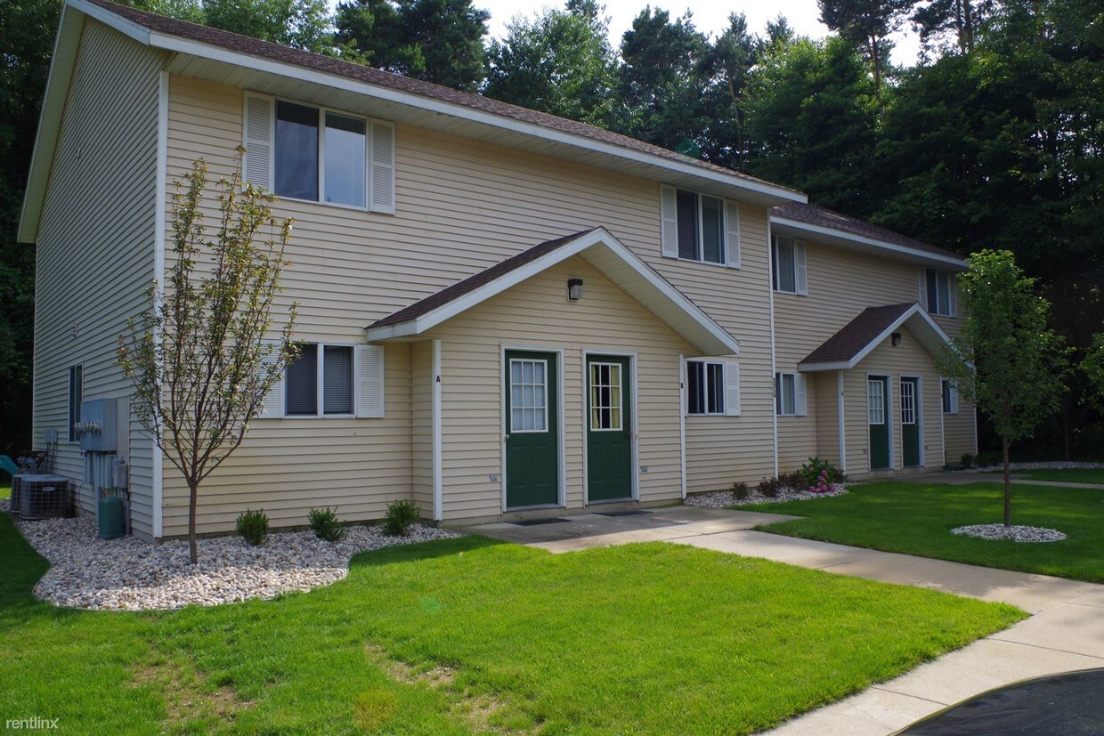 Primary Photo - 3 br, 1 bath Apartment - Pinetree Apartments