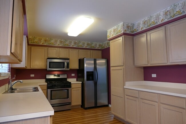 Building Photo - 2832 Skylane Dr